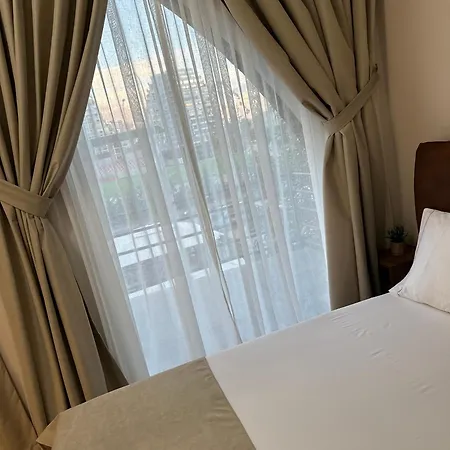 Garden Boutique Отель Тирана