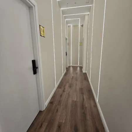 Garden Boutique 地拉那