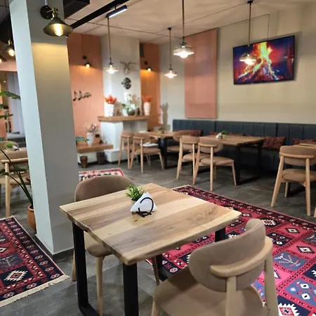 Garden Boutique Отель 3*